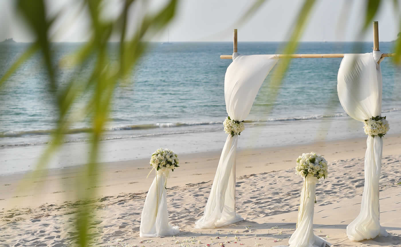波打ち際のオリジナル結婚式場